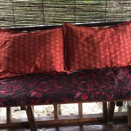 Retro Kampot Guesthouse Exterior photo