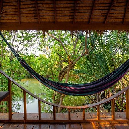 Retro Kampot Guesthouse Exterior photo