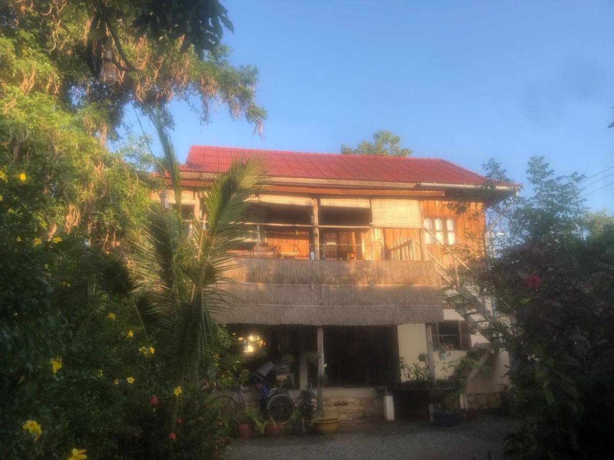 Retro Kampot Guesthouse Exterior photo