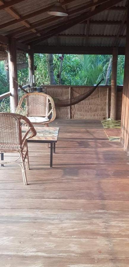 Retro Kampot Guesthouse Exterior photo