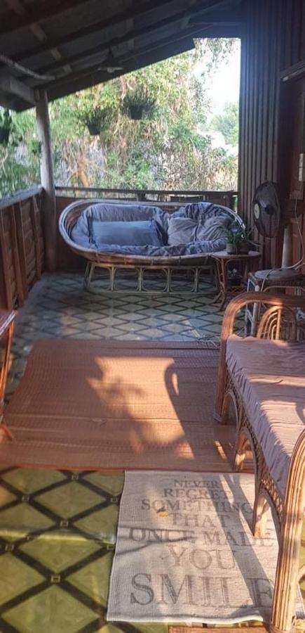 Retro Kampot Guesthouse Exterior photo