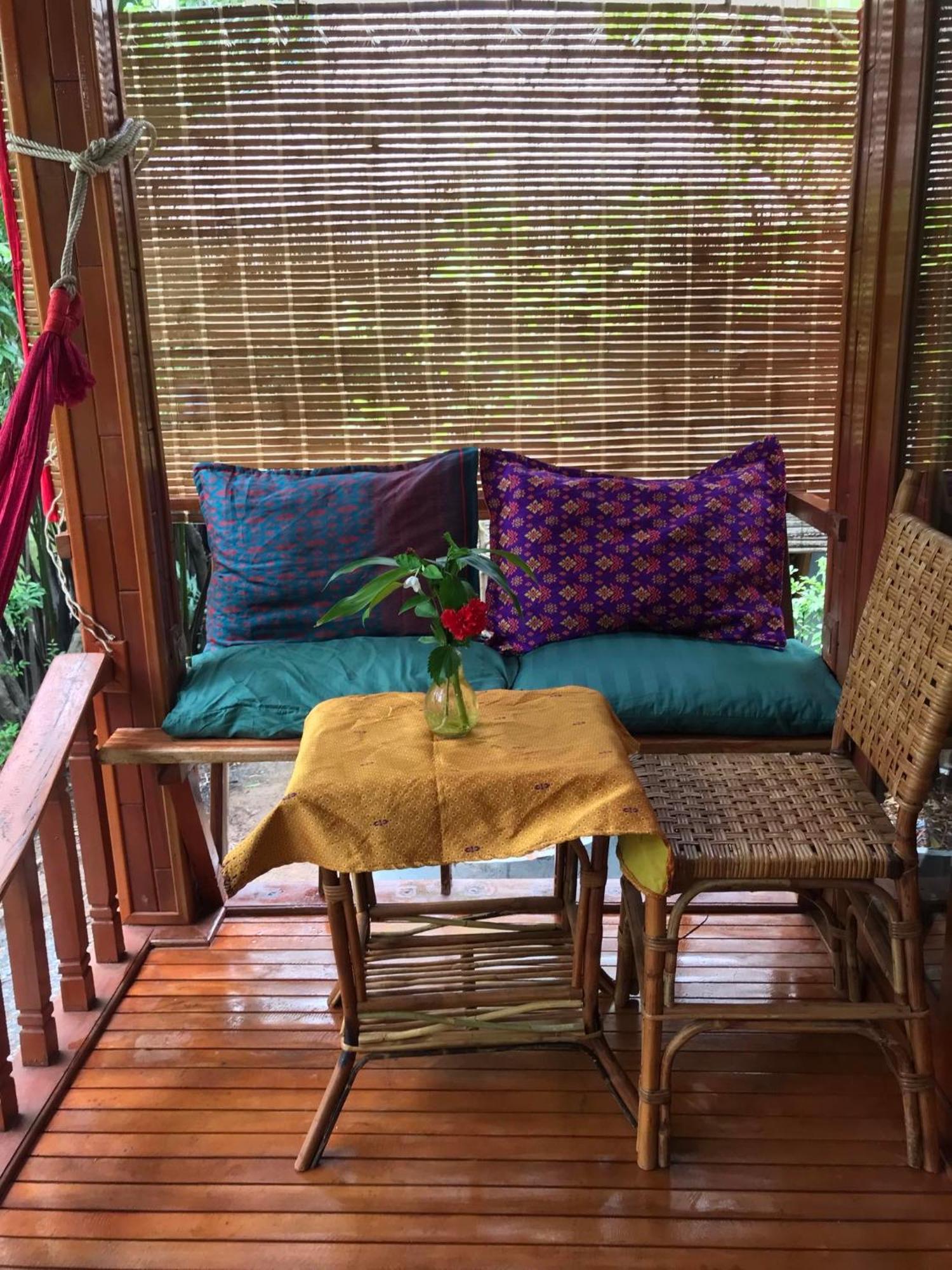 Retro Kampot Guesthouse Exterior photo