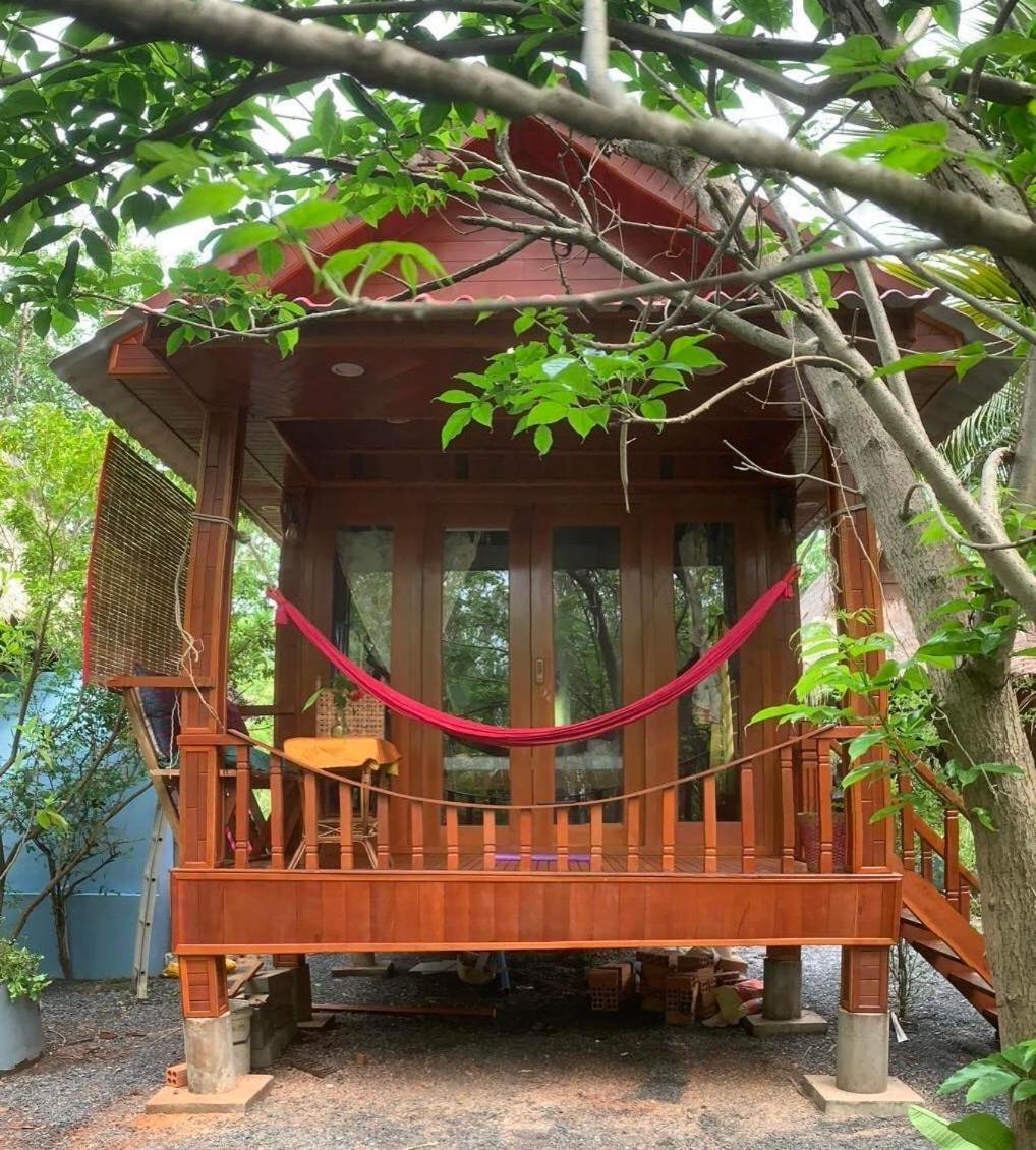 Retro Kampot Guesthouse Exterior photo