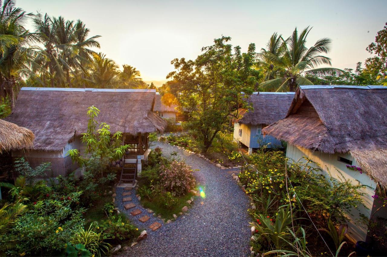 Retro Kampot Guesthouse Exterior photo