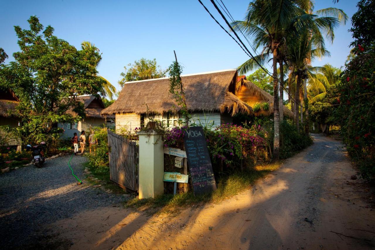 Retro Kampot Guesthouse Exterior photo