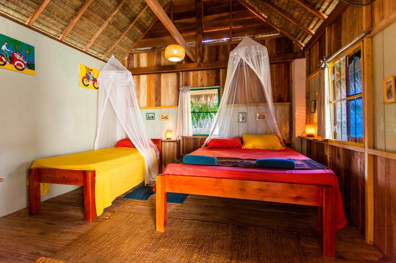 Retro Kampot Guesthouse Exterior photo