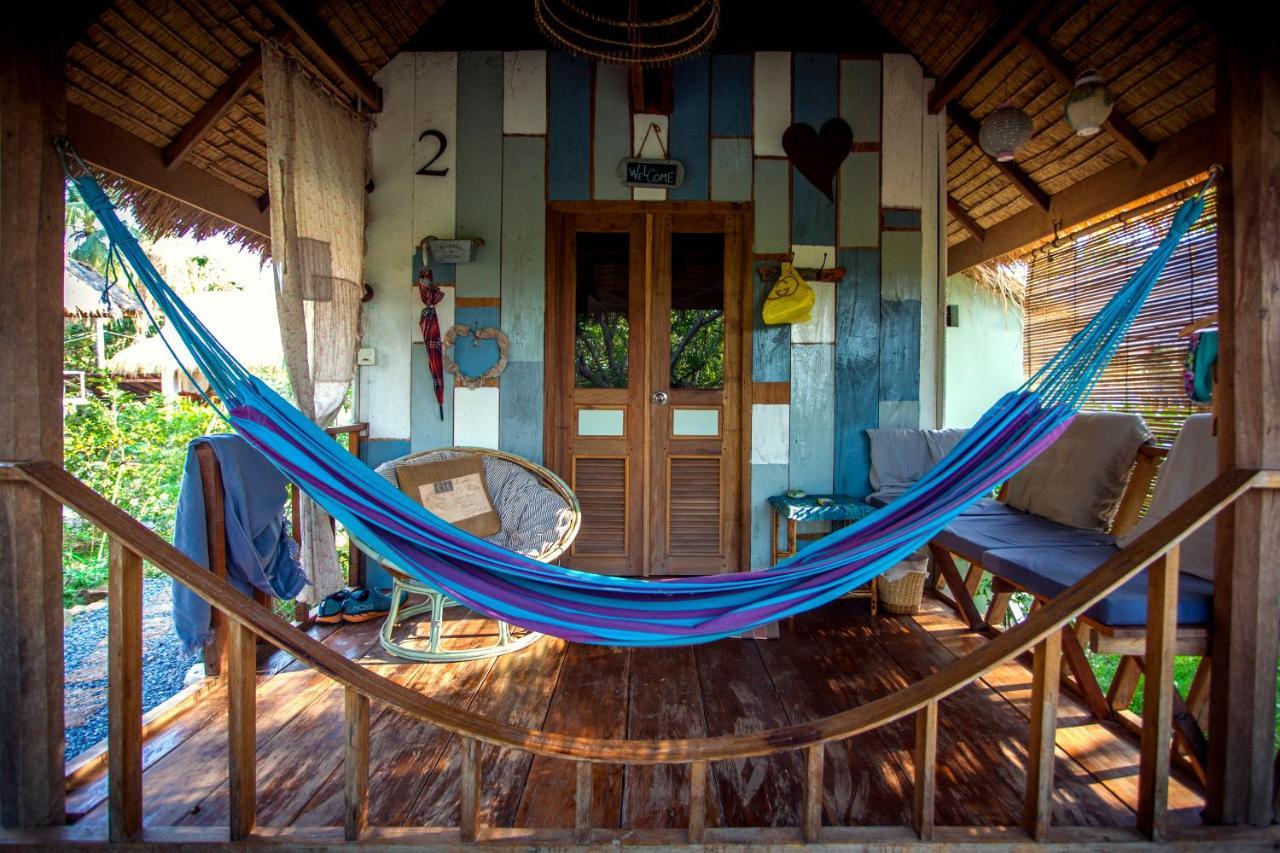 Retro Kampot Guesthouse Exterior photo
