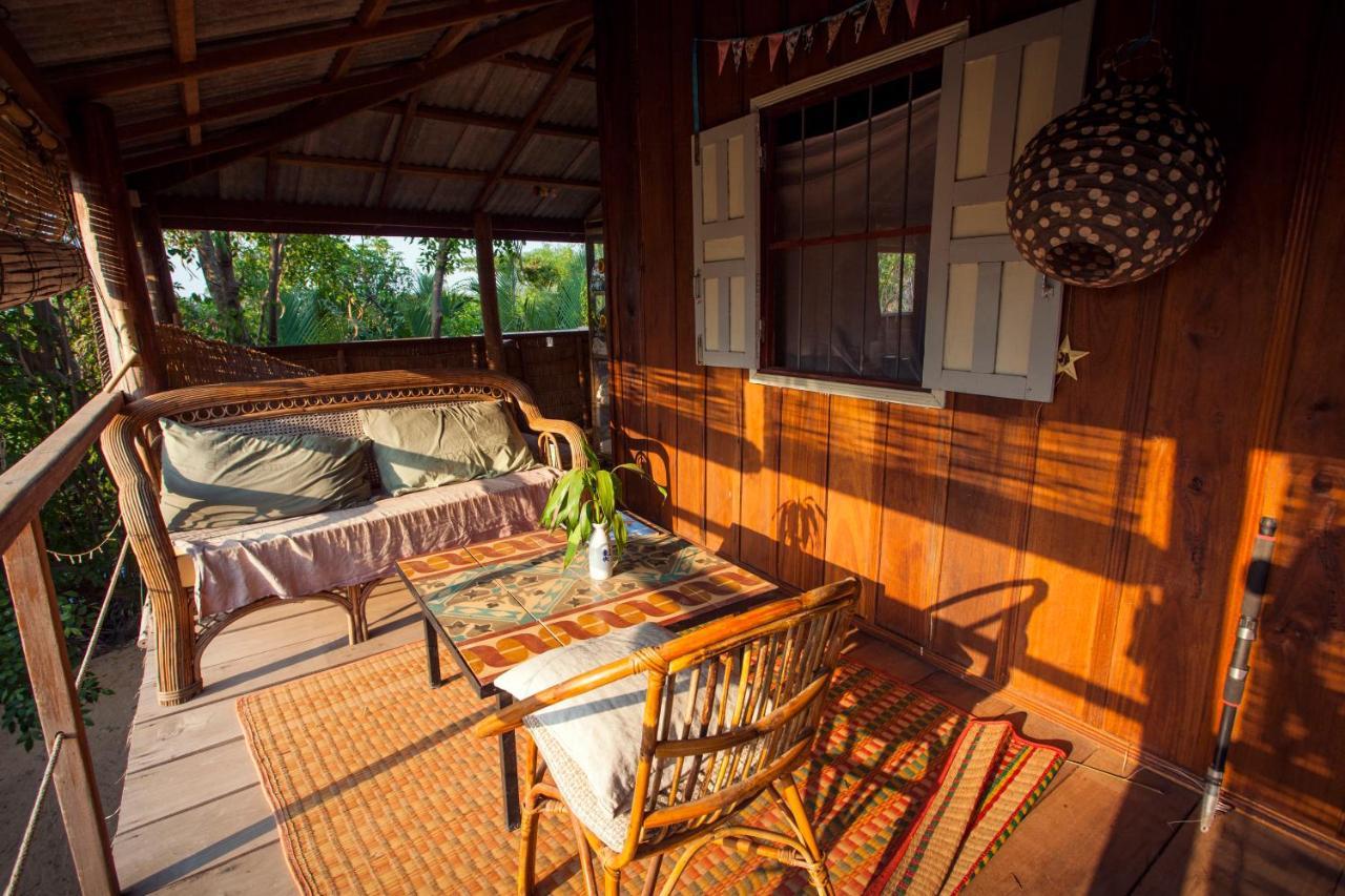 Retro Kampot Guesthouse Exterior photo