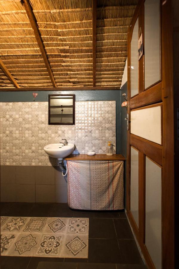 Retro Kampot Guesthouse Exterior photo