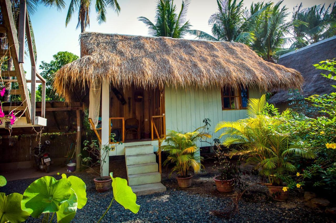 Retro Kampot Guesthouse Exterior photo